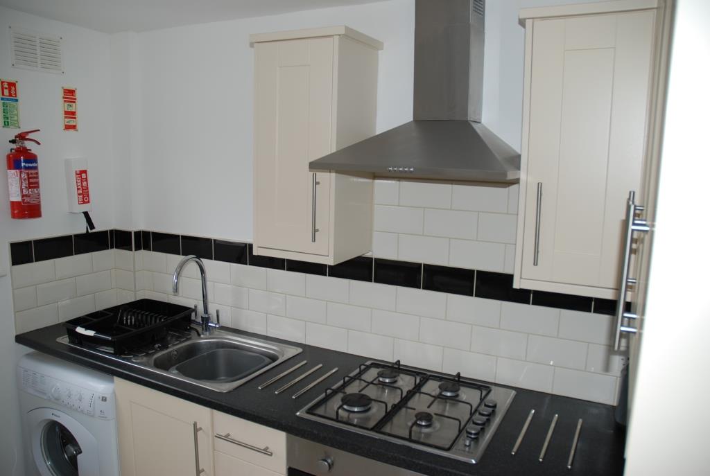 82aHR-Kitchen.jpg